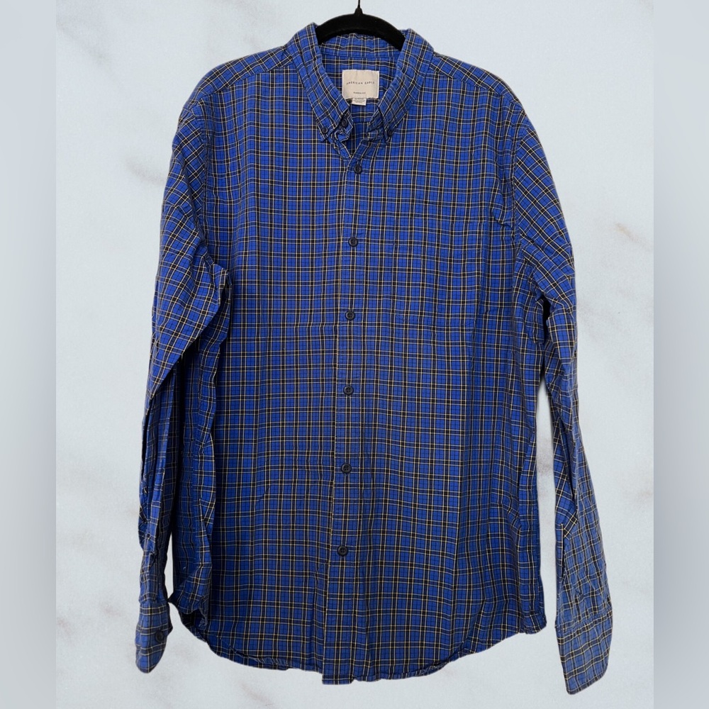 Men’s XL Button Down Shirt